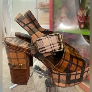 See By Chloe Brown Plaid Platform, size 36